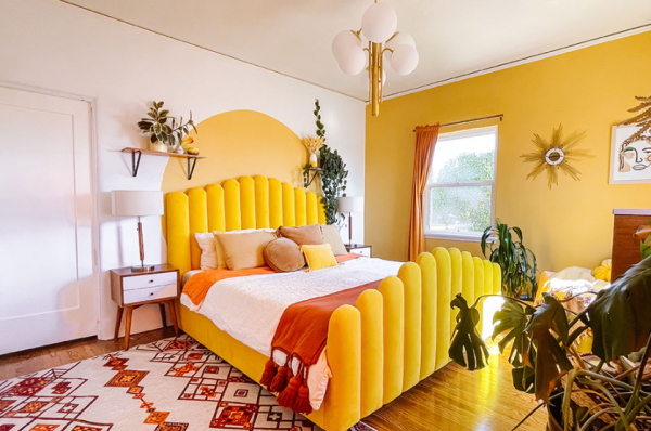 Kamar dengan aksen warna cerah